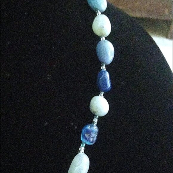 Elegant Blue Quartz Necklace - Picture 4 of 4